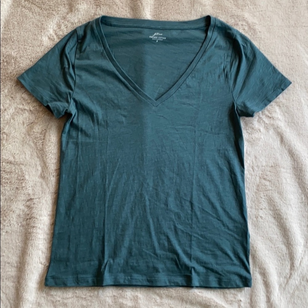 Classic V-neck tee